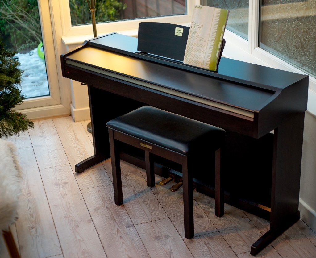 YAMAHA P-115