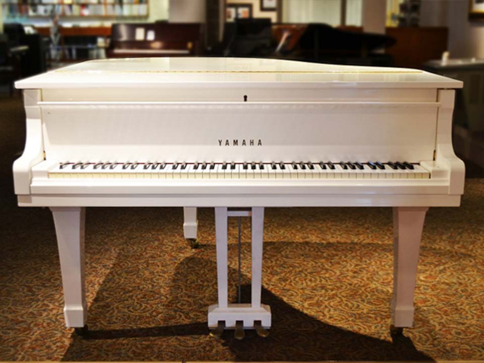 baby grand yamaha g1