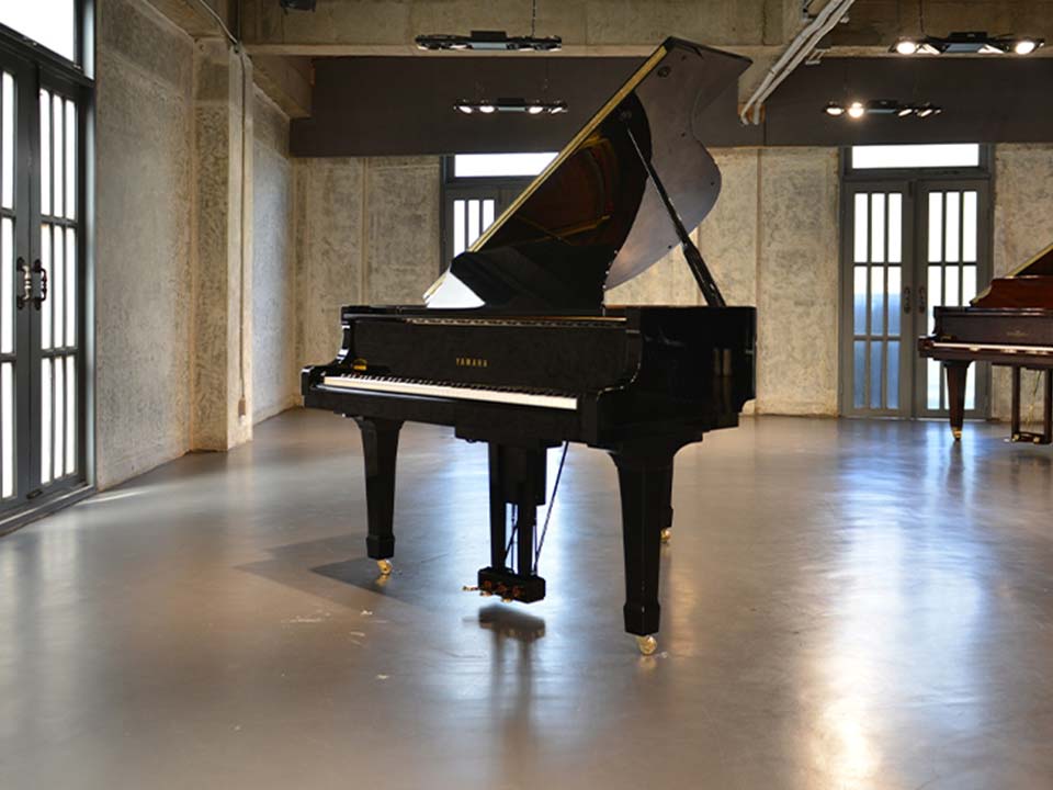 grand piano yamaha g1