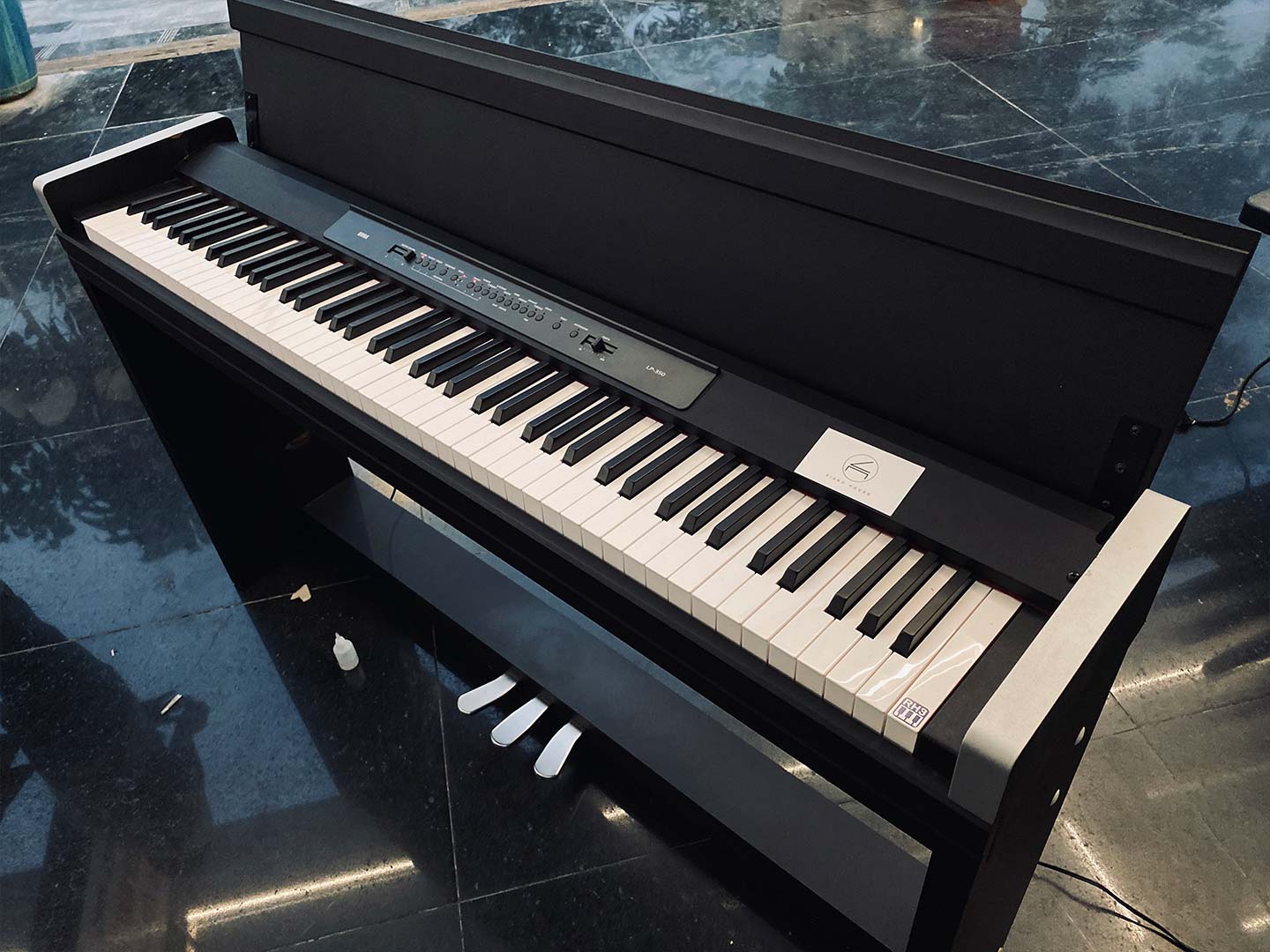 đàn piano điên korg lp 350