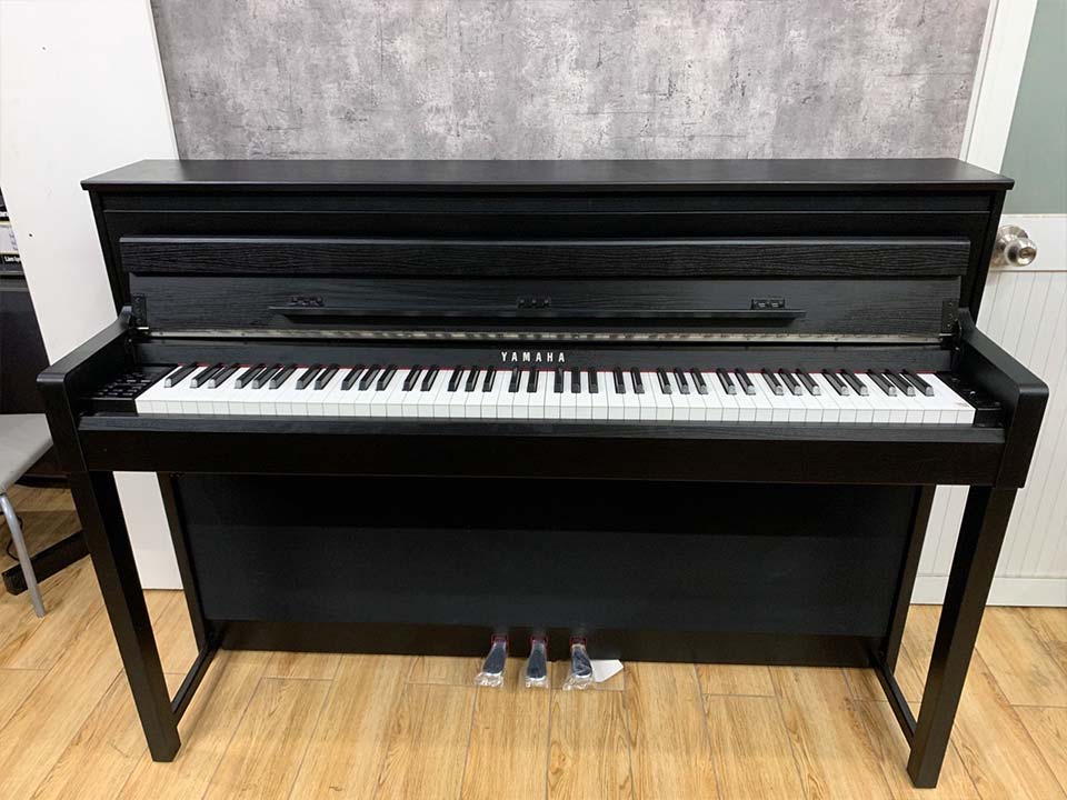 Đàn Piano Điện Yamaha CLP 585 - Nhập Khẩu Nguyên Bản Japan, Giá Tốt – Piano  BT