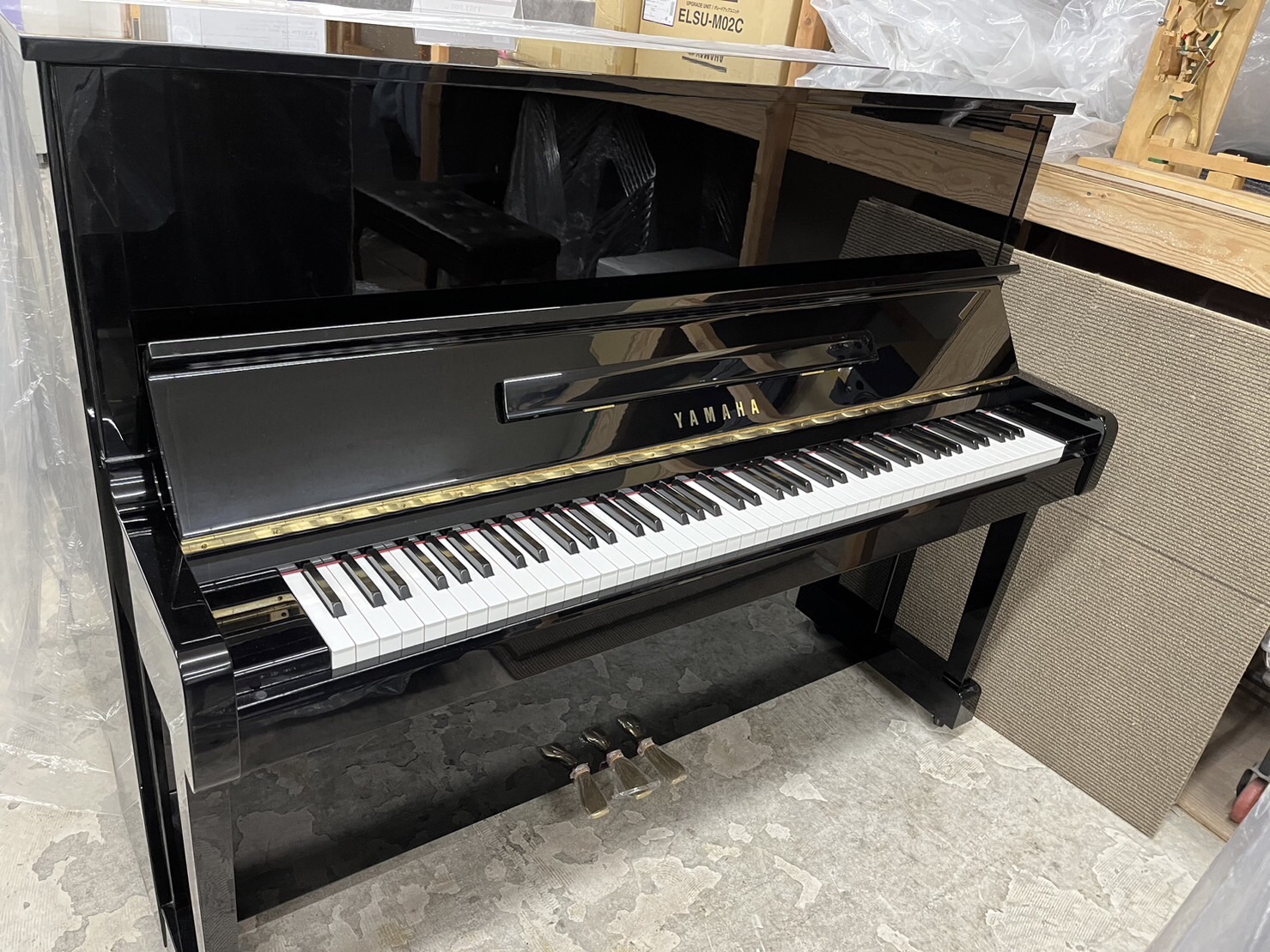 hình ảnh đàn piano yamaha u10bl