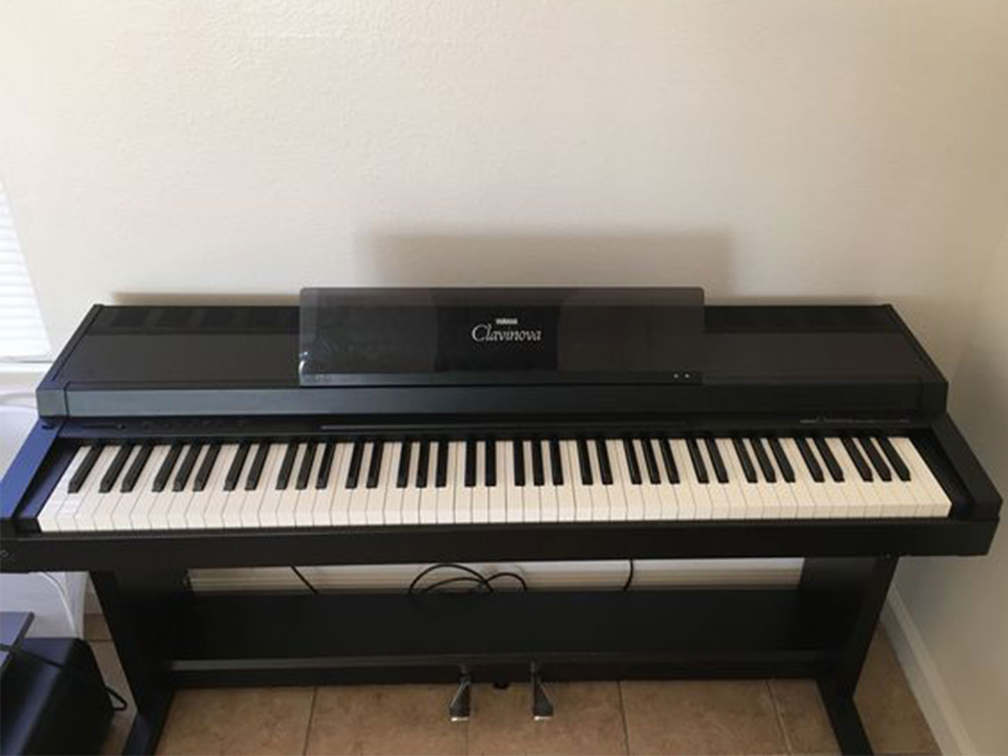 Nơi bán Đàn Piano Yamaha CLP-300 giá rẻ nhất tháng 04/2021