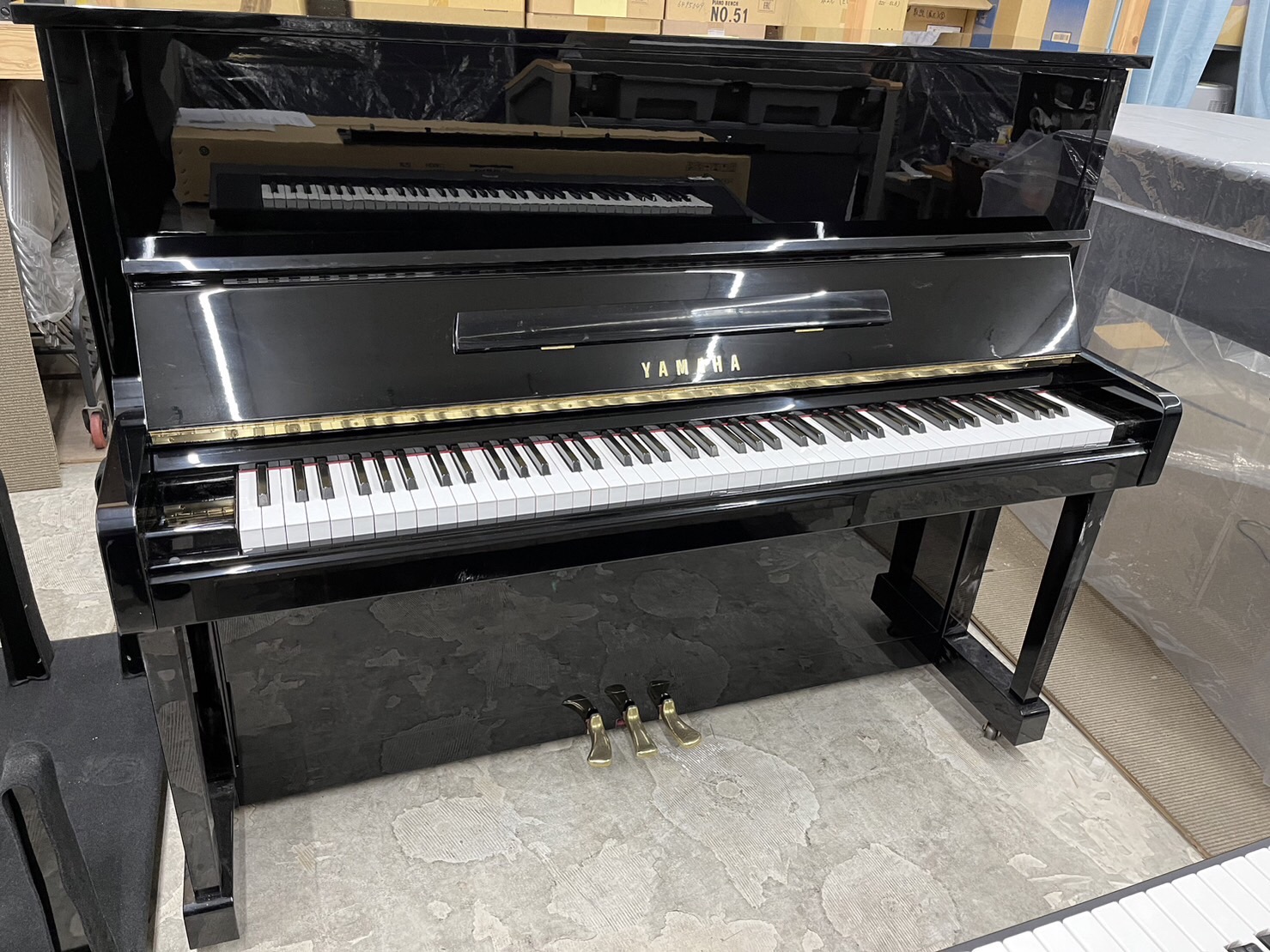 hình ảnh đàn piano yamaha u10bl